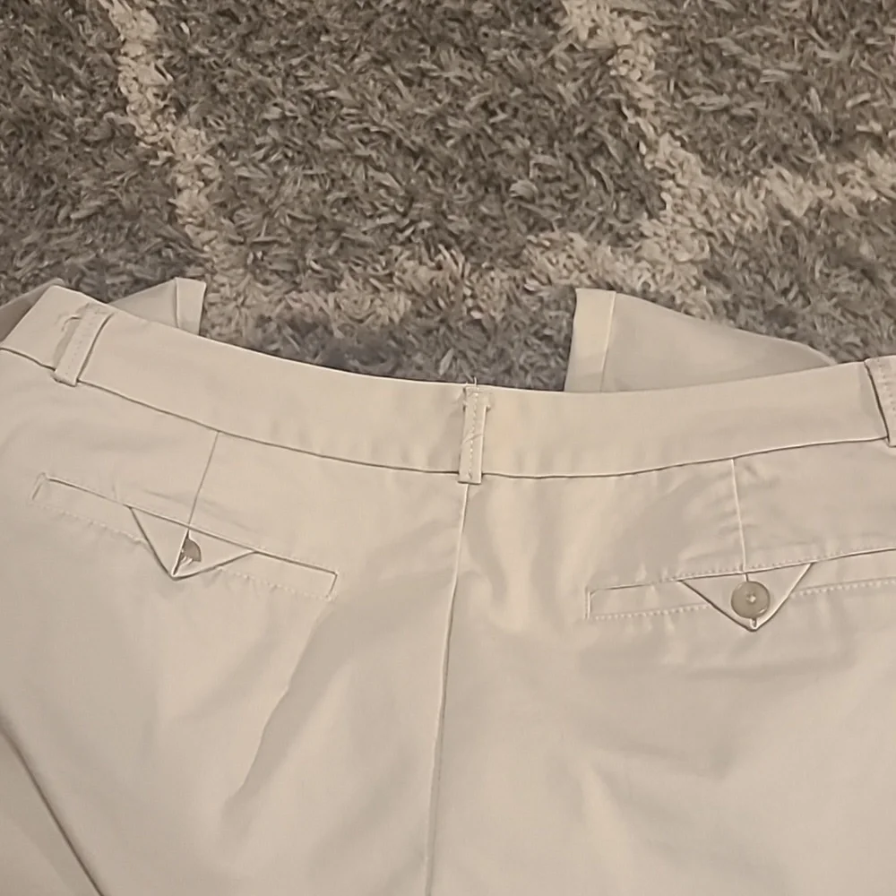 Dockers Capris - Picture 3 of 4